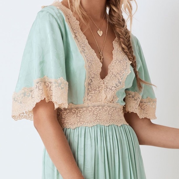 Spell Ocean 🌊 Gown in Seafoam - Picture 4 of 16